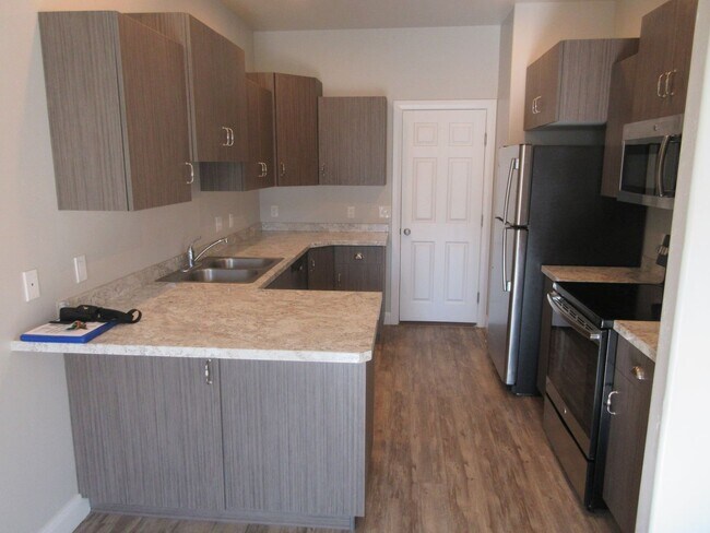 Foto del edificio - ** Move-in Discount ** 3 bed 2.5 bath - Newer townhome in the heart of Cedar City