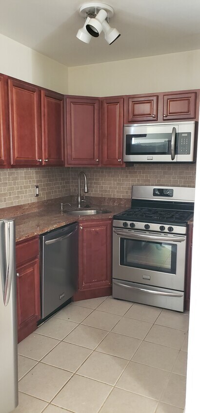Kitchen - 2300 Catharine St