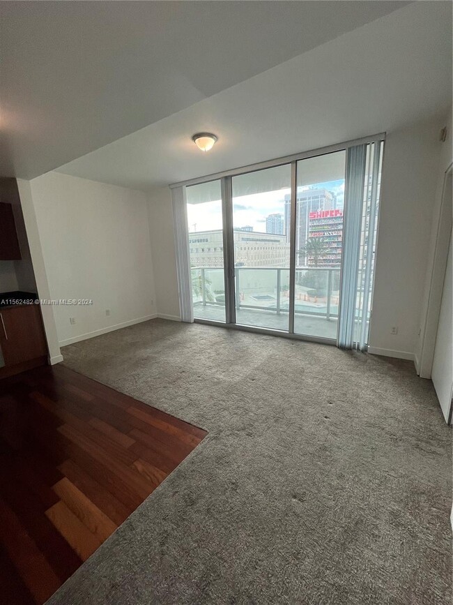 Building Photo - 300 S Biscayne Blvd