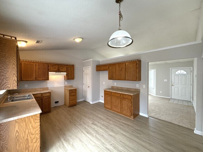 Building Photo - 3214 Atlas Dr