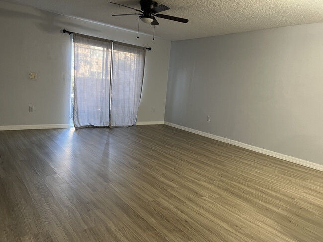 Photo - 2821 Cliffe Ct Townhome