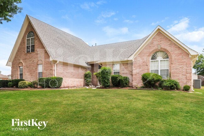 Foto del edificio - 4980 Rivercrest Ln