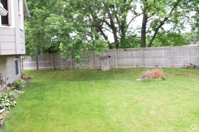 Building Photo - 4265 Ximines Ln N