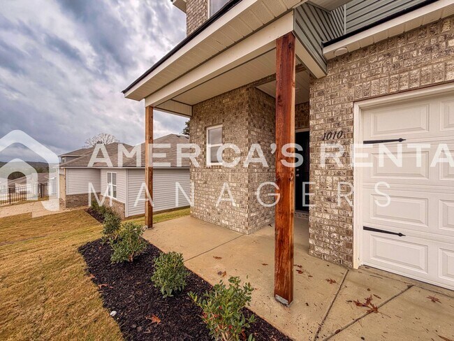 Foto del edificio - DEPOSIT PENDING!!! New Construction Home in Brookhaven for Rent in Odenville, AL!  Sign a 13 mont...