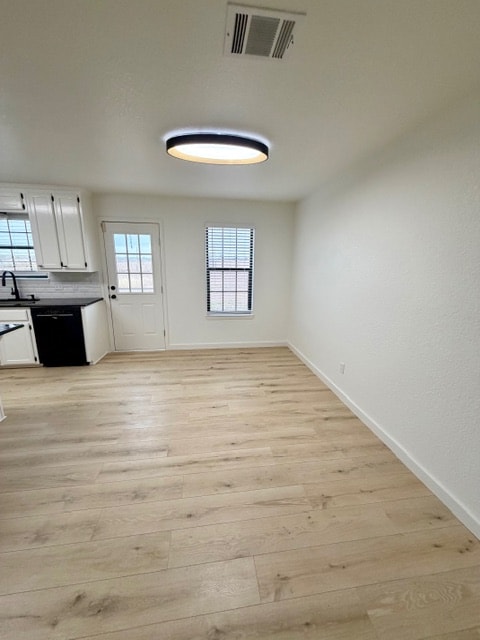 Building Photo - 689 Birdie Ln