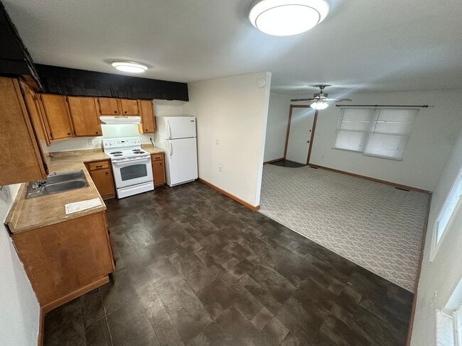 Foto del edificio - 3028 Meadowview Dr