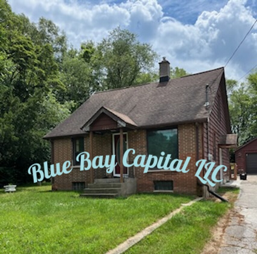 Foto principal - 2 bedroom, 1 bath house