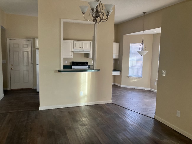 Foto del edificio - 701 Glenarthur Dr