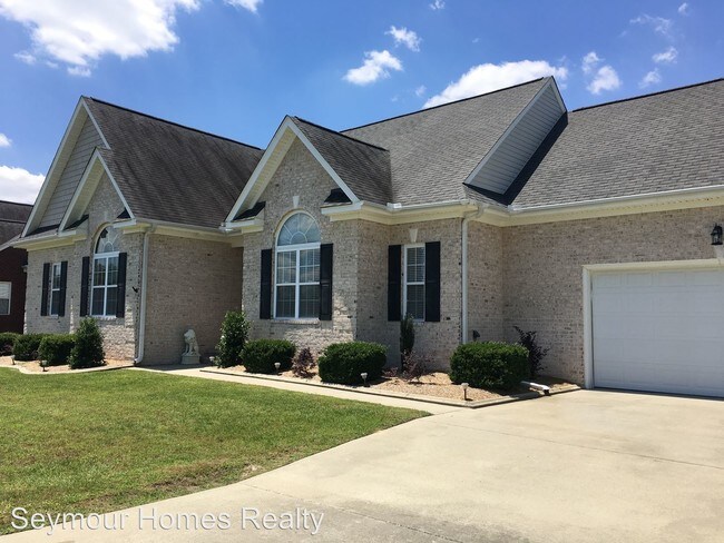 Building Photo - 4 br, 3 bath House - 568 Friendly Drive