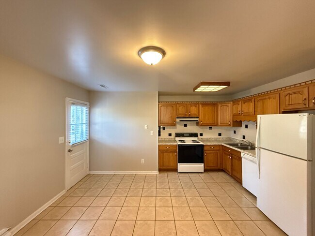 Foto del edificio - 2770 Laguna Ave