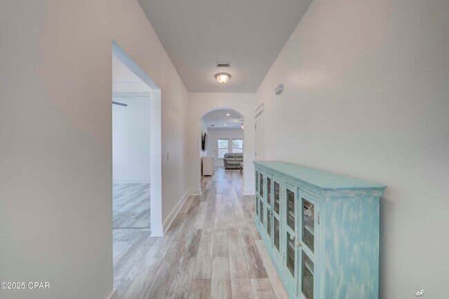 Foto del edificio - 6813 S Lagoon Dr