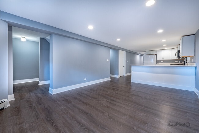 Building Photo - 1019 N Ridgeway Ave