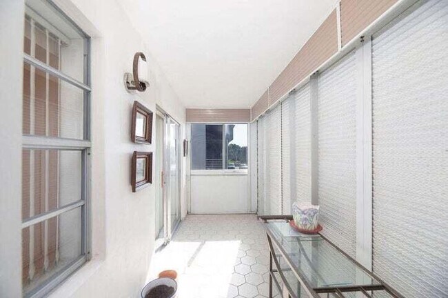 Building Photo - 701 Normandy Ln