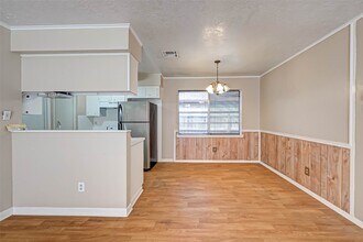 Building Photo - 4739 Parkland St