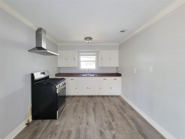 Building Photo - 2513 Kowis St