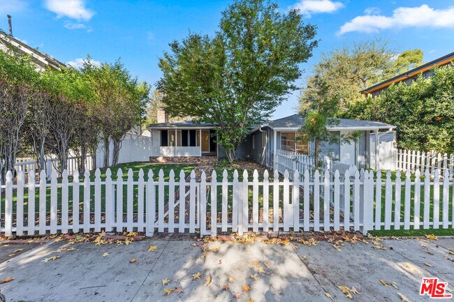 Foto del edificio - 11359 Berwick St