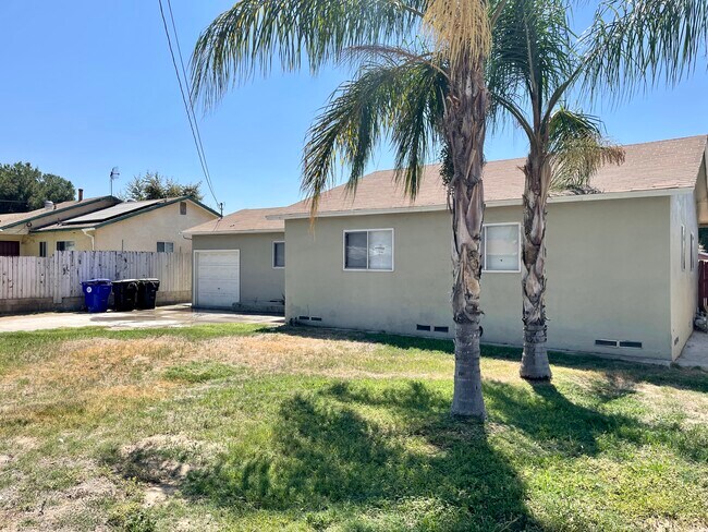 Building Photo - 26953 Cypress St