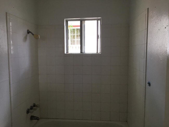 Baño - 2207 Lake Louise Dr