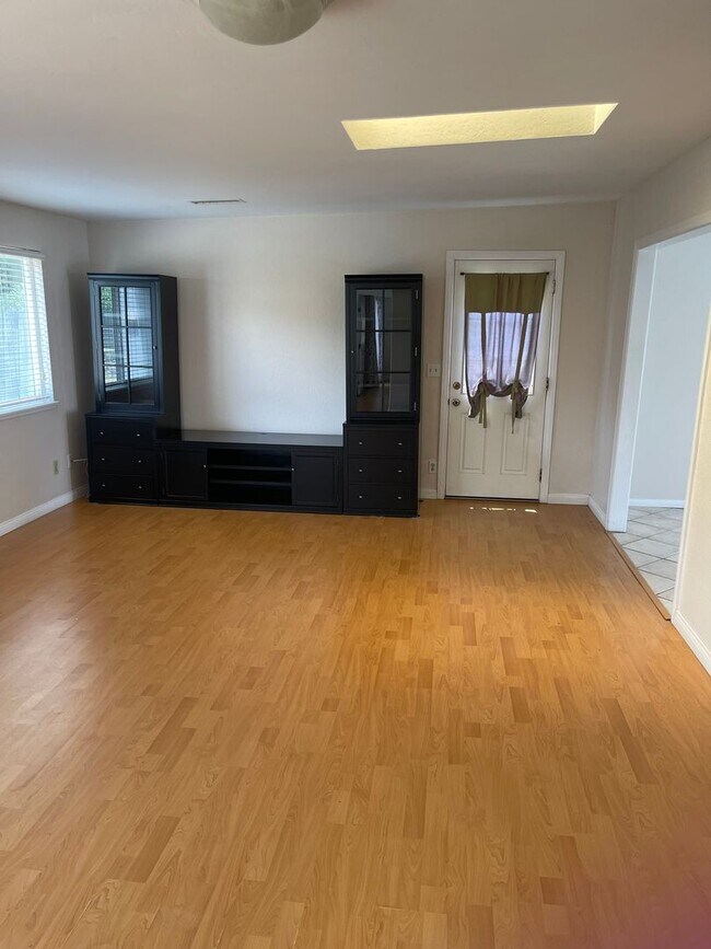 Foto del edificio - 3BR/2BA   By the beach.