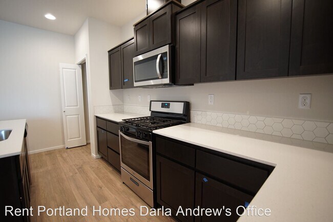 Building Photo - 3 br, 2.5 bath House - 7272 NW 164th Avenue
