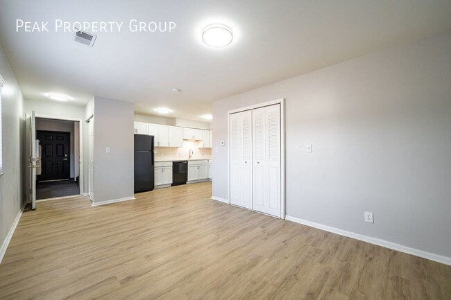 Foto del edificio - Available in October! 1 Bedroom Apartments...