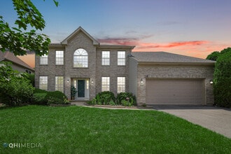 Building Photo - 3569 Charlemaine Dr