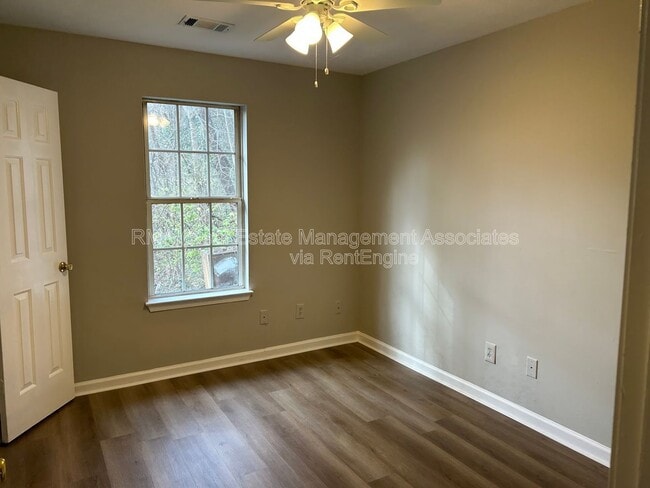 Foto del edificio - 819 E Solomon St