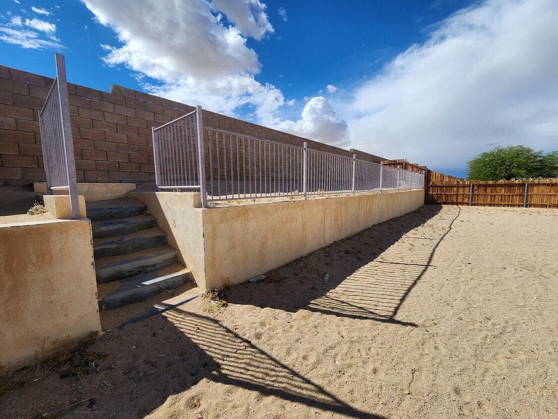 Foto del edificio - Beautiful 3 Bedroom 2 Bath!