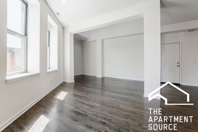 Foto del edificio - 2338 N Milwaukee Ave