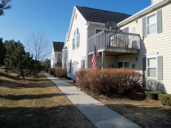 Building Photo - River Park Meadows