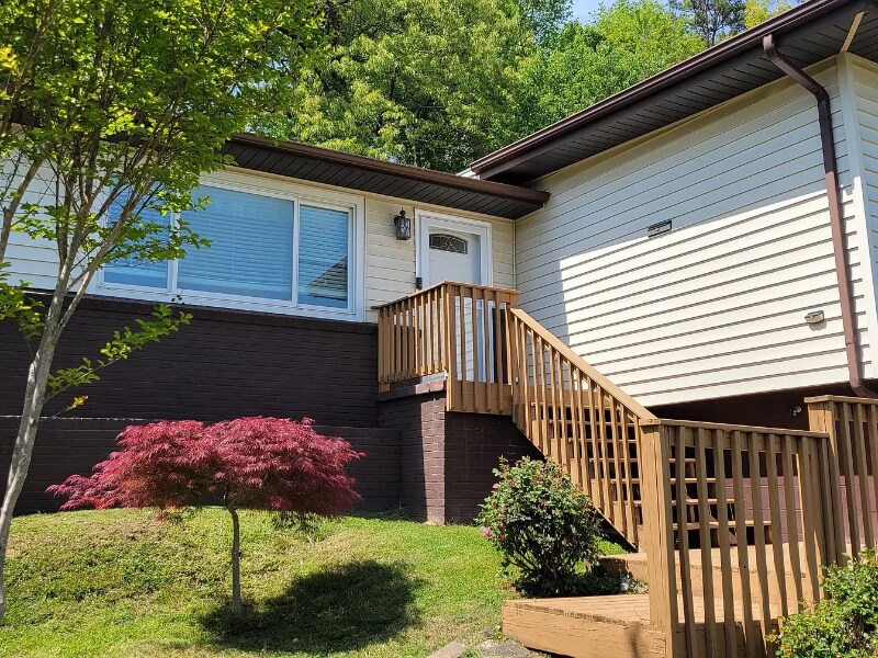 324 Oak St, Clinton, TN 37716 House Rental in Clinton, TN