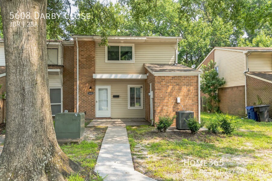 Primary Photo - Incredible 3 Bedroom 2 Bedroom Townhouse O...