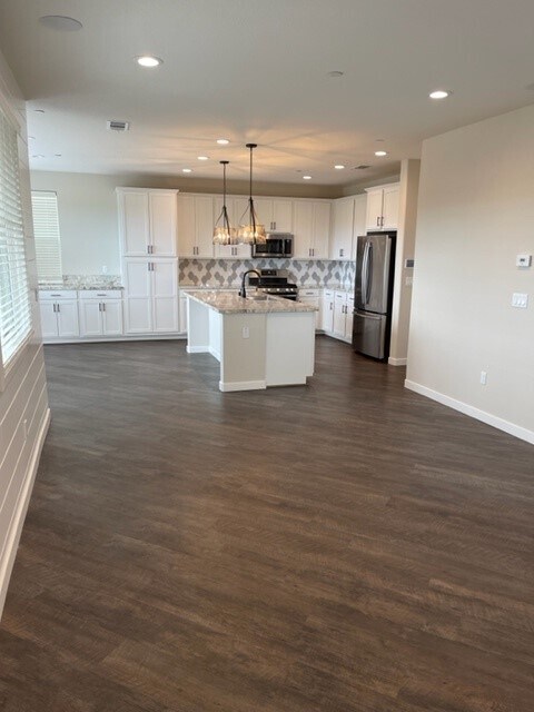 Building Photo - 2800 Lily Ct