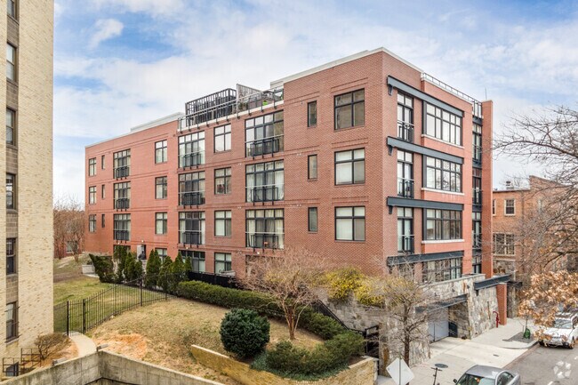 Foto del edificio - 1654 Euclid St NW