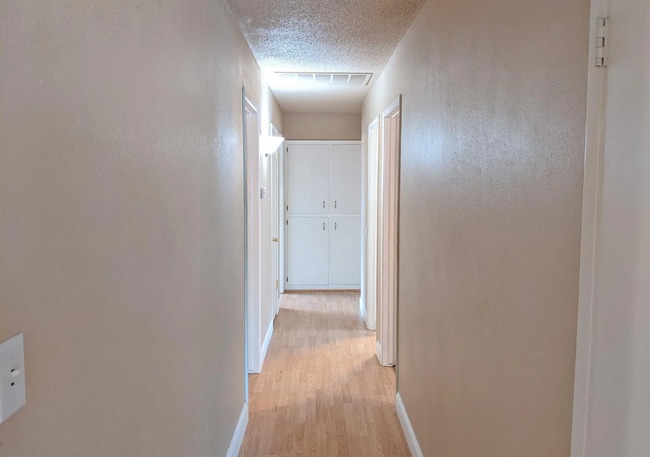 Building Photo - 345 E Encore Dr