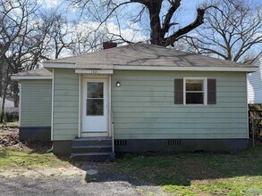 Building Photo - 1821 7th St SE
