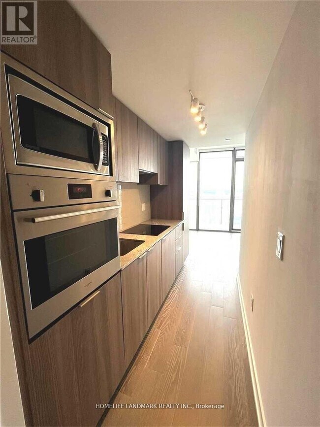 Photo du bâtiment - 11 Wellesley St W