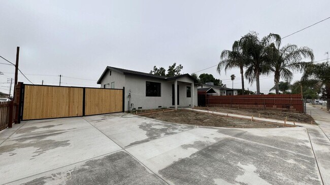 Building Photo - 1338 Highland Ave