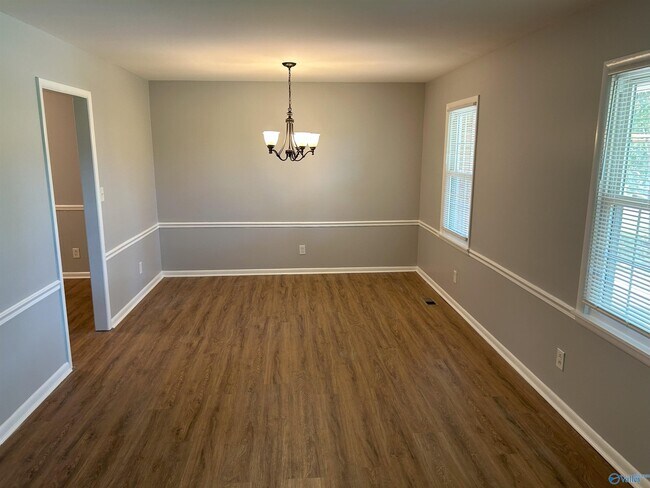 Building Photo - 9802 Dolphin Dr