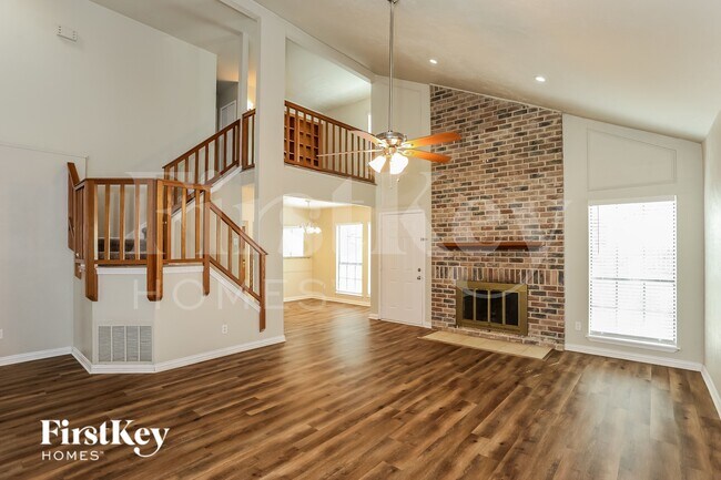 Building Photo - 2416 Sutton Dr