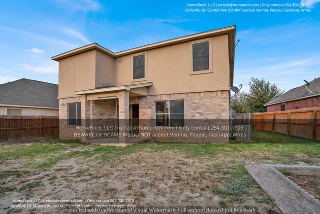 Foto del edificio - 3 Bedroom 2.5 Bath Available