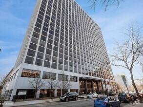 Building Photo - 4343 N CLARENDON Ave