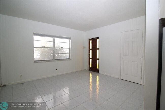 Foto del edificio - 4649 Bougainvilla Dr