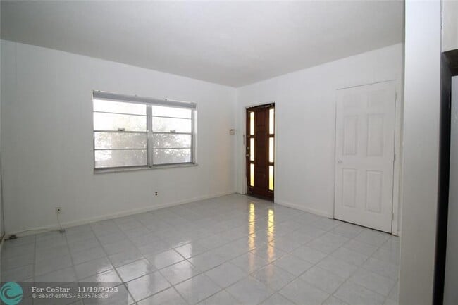 Building Photo - 4649 Bougainvilla Dr
