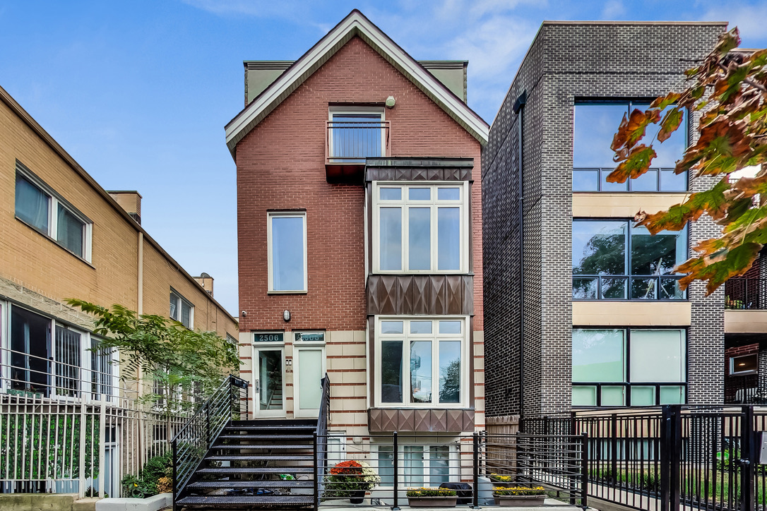Primary Photo - 2506 N Greenview Ave
