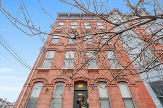 Building Photo - 128 Bright St