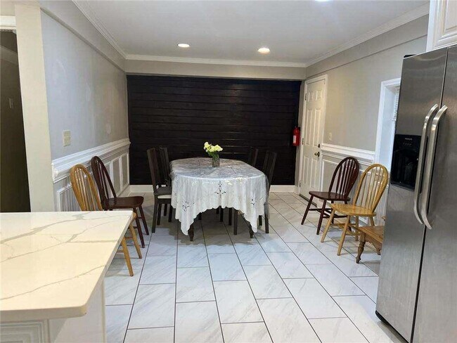 Foto del edificio - 3415 Glensford Dr
