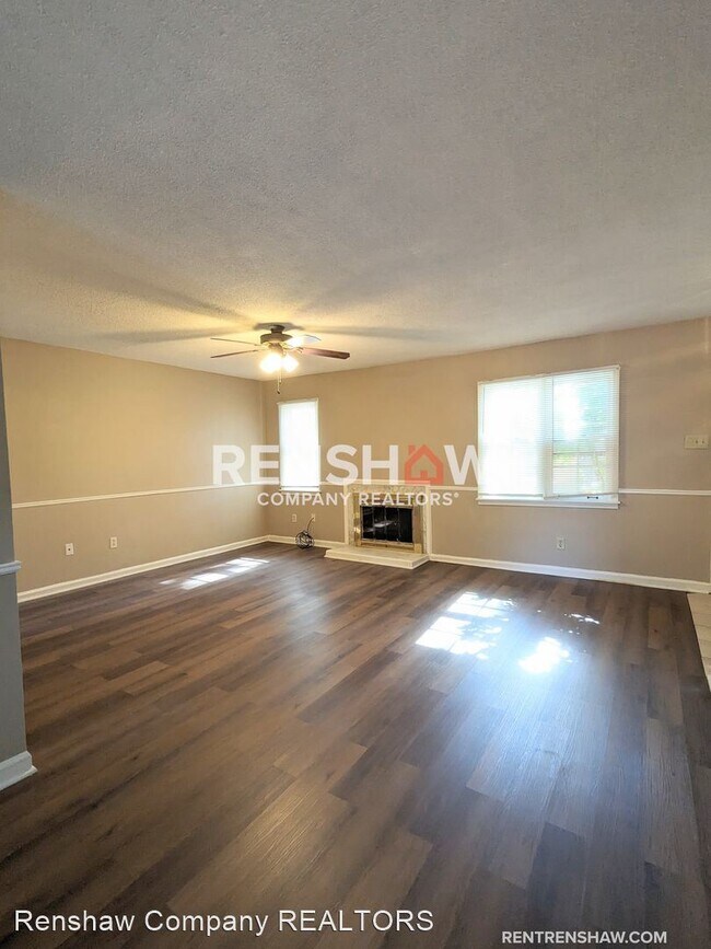 Building Photo - 3 br, 2.5 bath House - 5431 Brush Everhard St