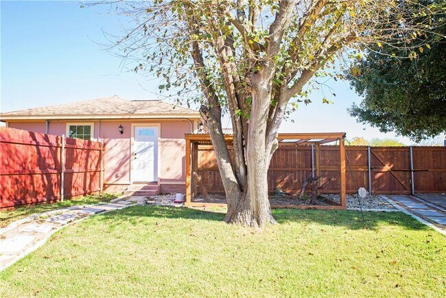 Building Photo - 202 Spring Garden Dr