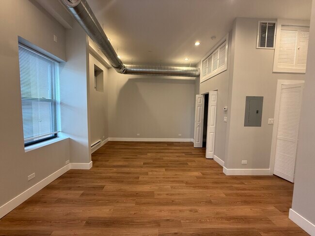 Foto del edificio - 1219 W Devon Ave